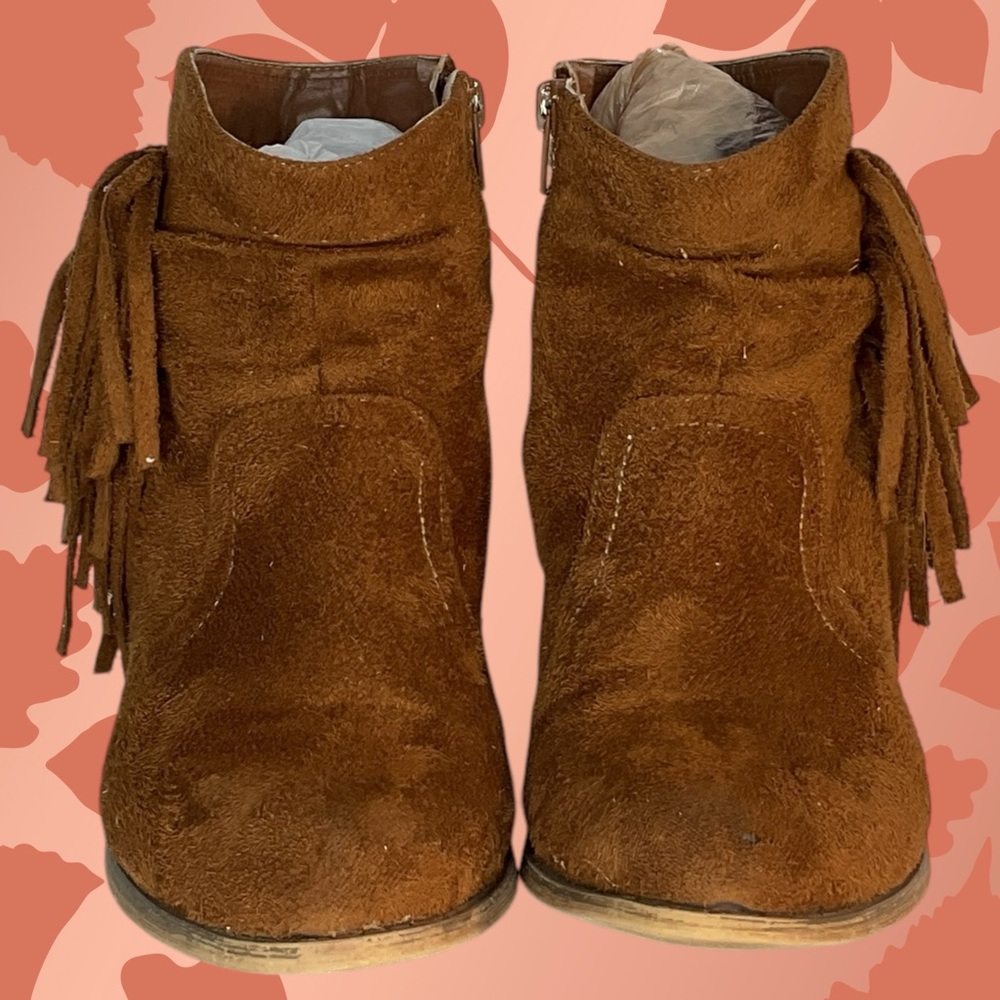 Via Veneto Brown Suede Fringe Ankle Boots Women's Size 6 with Side Zipper